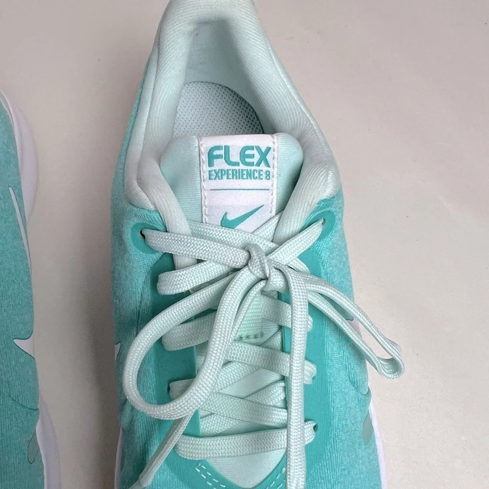 Nike Flex Experience Run 8 Shoe Teal/White Size 6